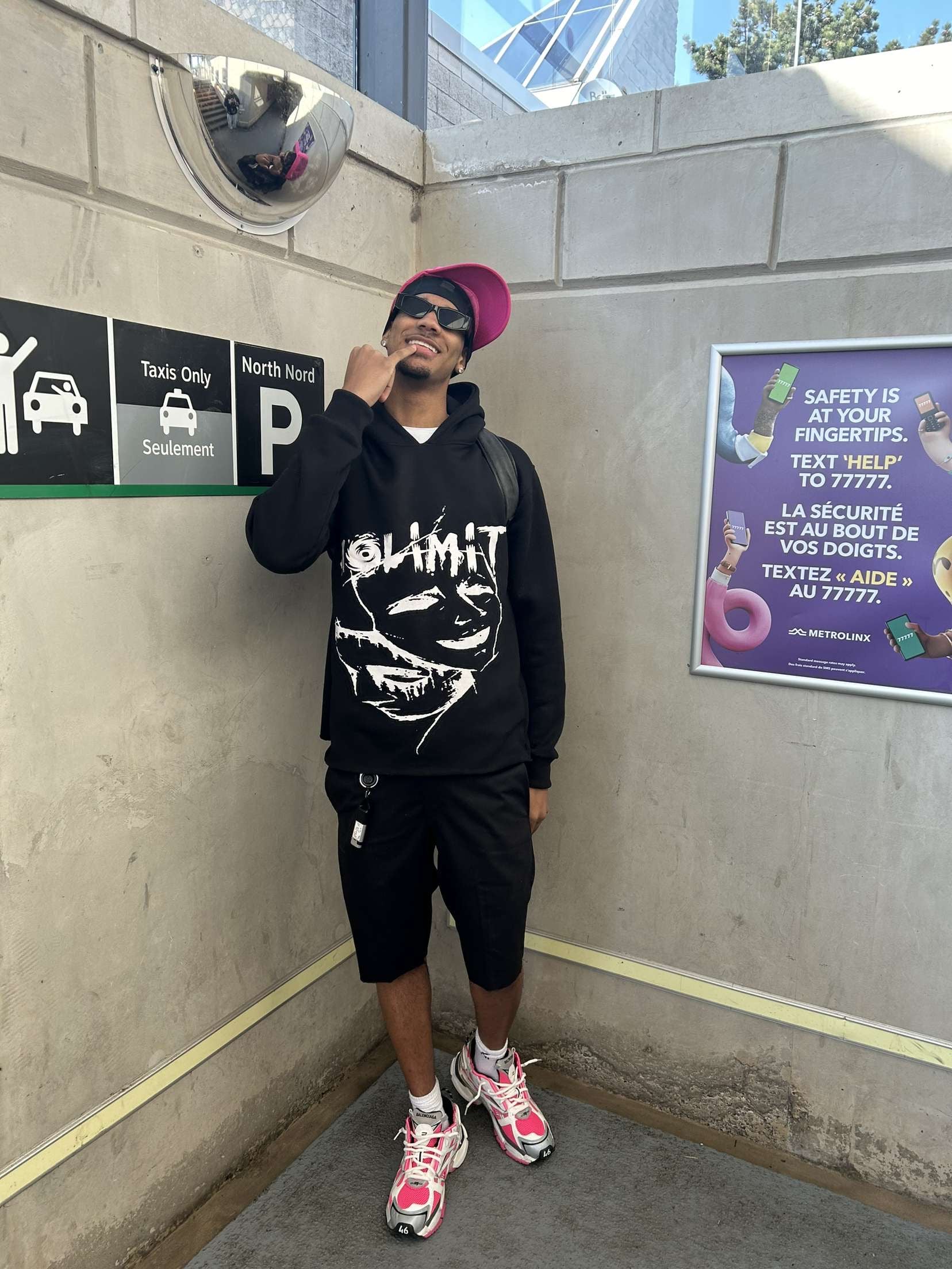 “NOLIMIT” 🎭 Cropped Oversized Pullover Hoodie