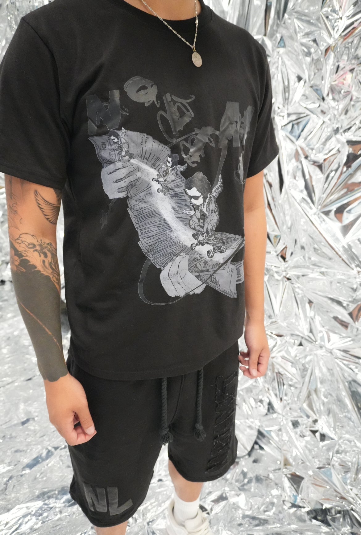 Blacked Out “NOLIMIT” Money Spread T-Shirt 💸